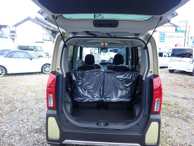 Daihatsu TANTO 2023-07 8568-9