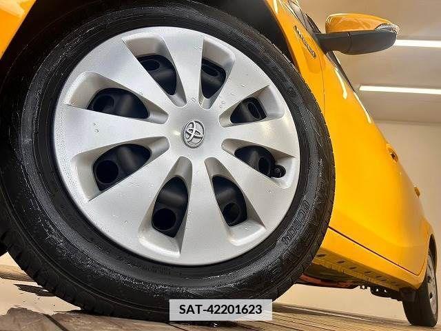 Toyota AQUA 2013-12 376174-18