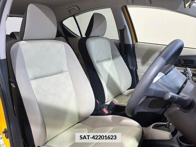 Toyota AQUA 2013-12 376174-8