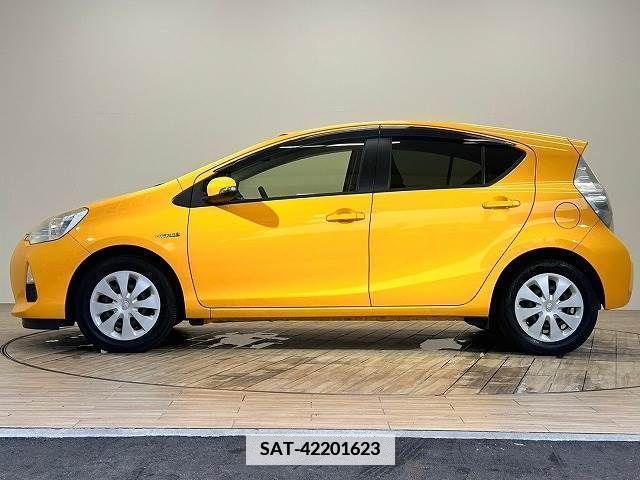 Toyota AQUA 2013-12 376174-13