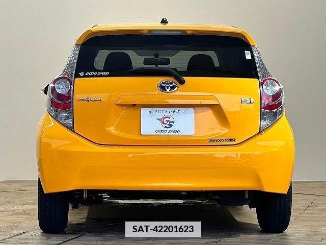 Toyota AQUA 2013-12 376174-12