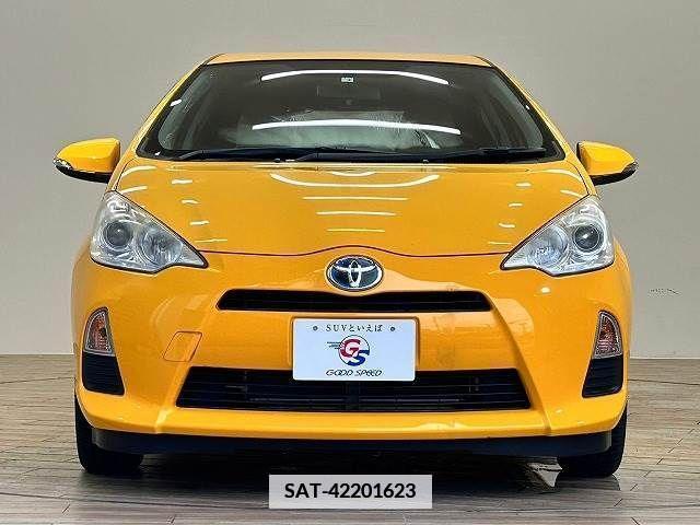 Toyota AQUA 2013-12 376174-11