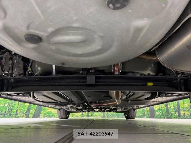 Toyota SIENTA 2018-06 379616-19
