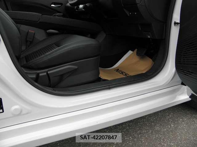 Nissan AURA 2023-09 261518-14