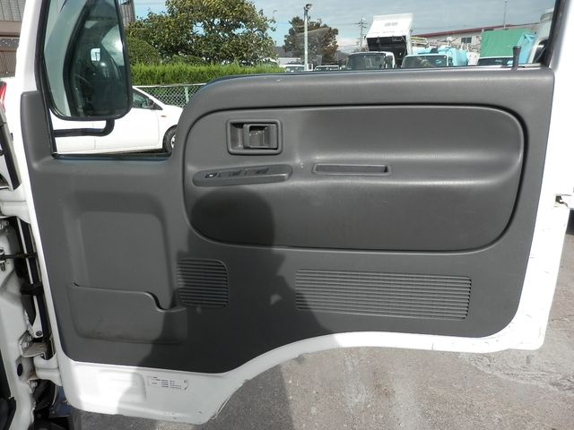 Nissan ATLAS 2003-09 8579-18