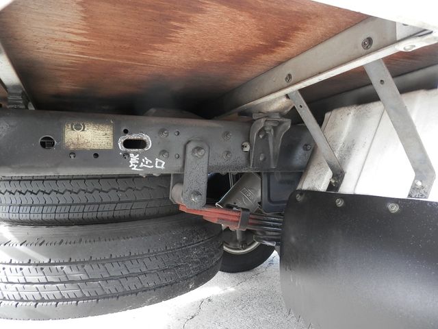 Nissan ATLAS 2003-09 8579-11