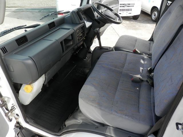 Nissan ATLAS 2003-09 8579-16