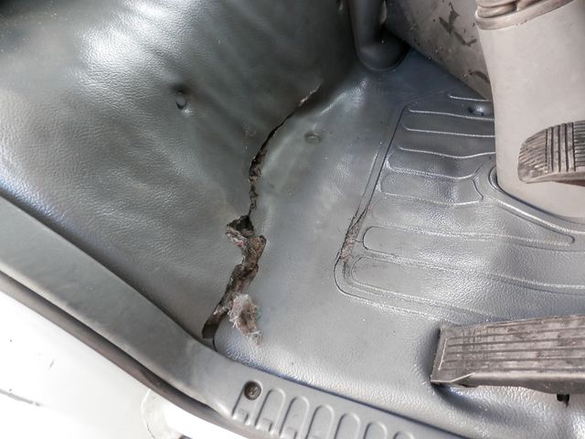 Nissan ATLAS 2003-09 8579-27