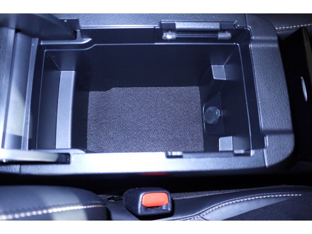 Toyota HARRIER 2018-02 3240-22