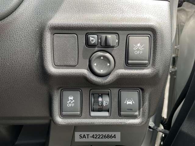 Nissan NOTE 2017-07 365293-4