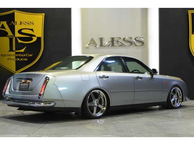 Nissan GLORIA HARDTOP 2000-04 6710-2