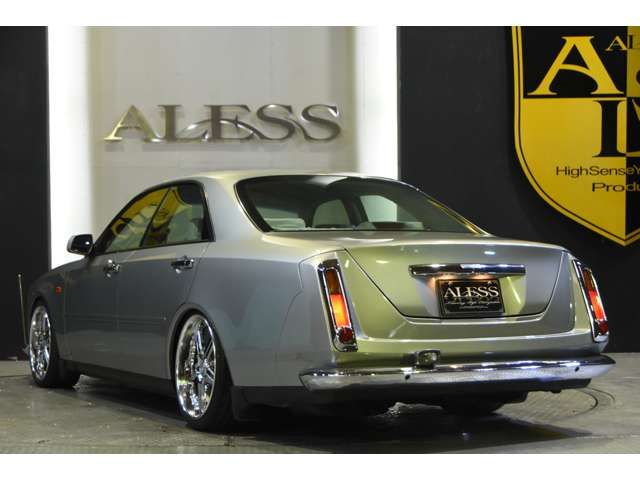 Nissan GLORIA HARDTOP 2000-04 6710-18