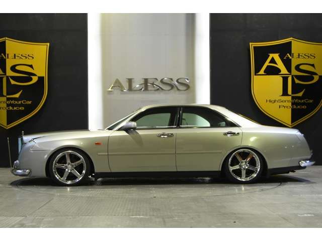 Nissan GLORIA HARDTOP 2000-04 6710-4