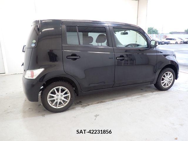 Toyota BB 2011-11 261635-4