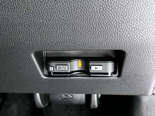Suzuki SWIFT 2017-02 182975-11