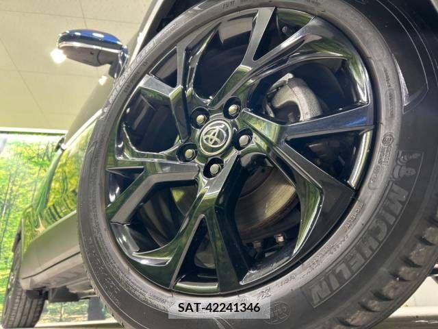 Toyota C-HR 2019-03 211173-12