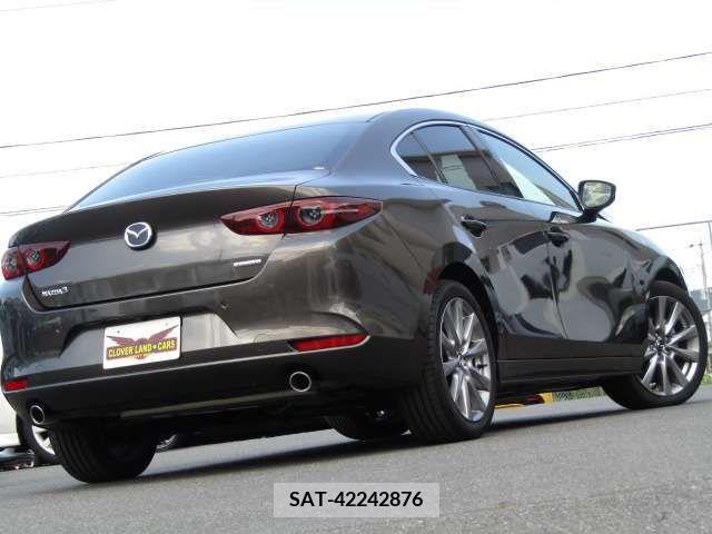 Mazda MAZDA3 2021-05 276435-3