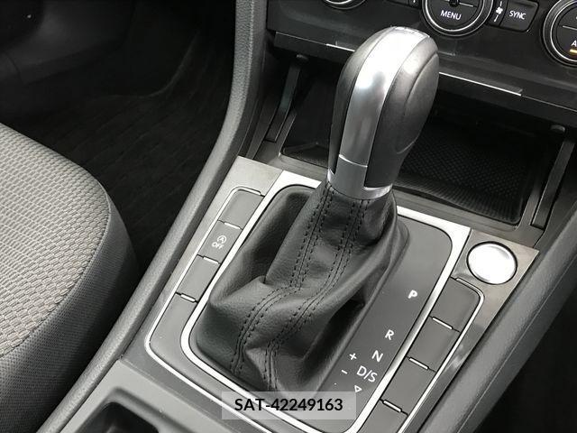 VolksWagen GOLF 2017-11 244533-17