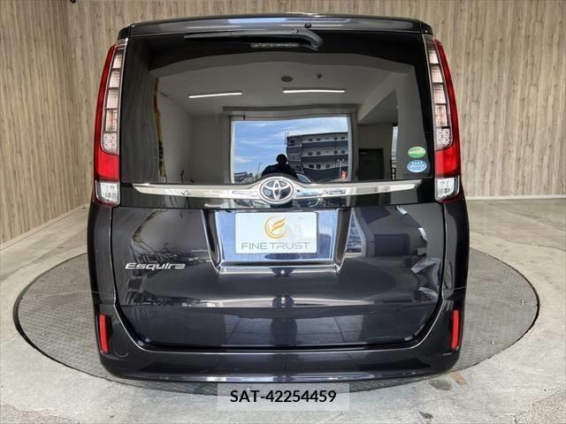 Toyota ESQUIRE 2015-06 347561-18