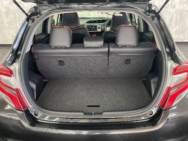 Toyota VITZ 2015-05 24883-19