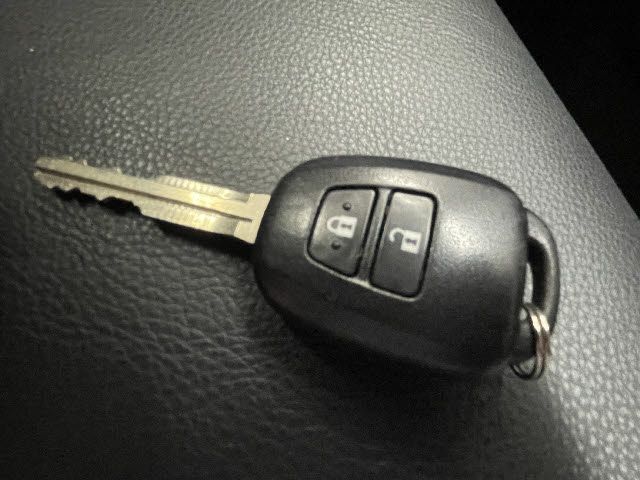 Toyota VITZ 2015-05 24883-15