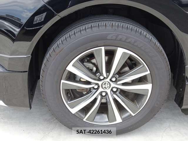 Toyota HARRIER 2022-04 352246-12