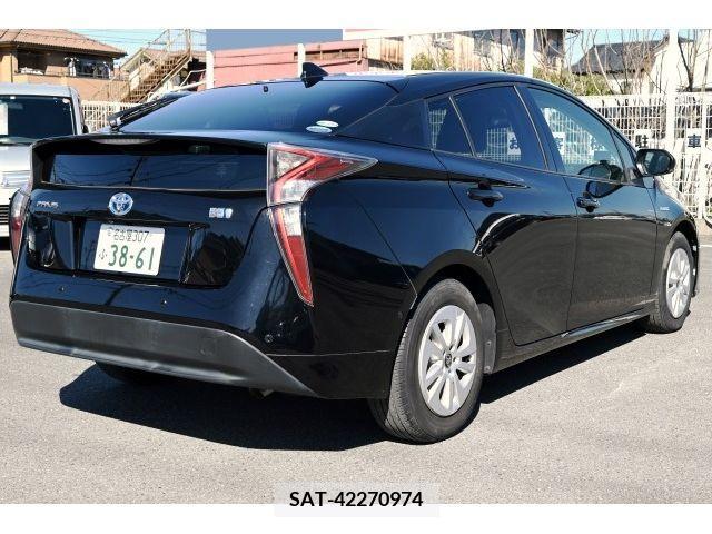 Toyota PRIUS 2017-12 214551-4