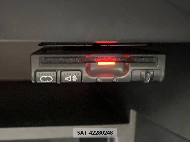 Nissan NOTE 2015-06 381223-6