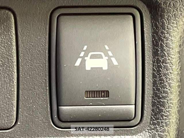 Nissan NOTE 2015-06 381223-5