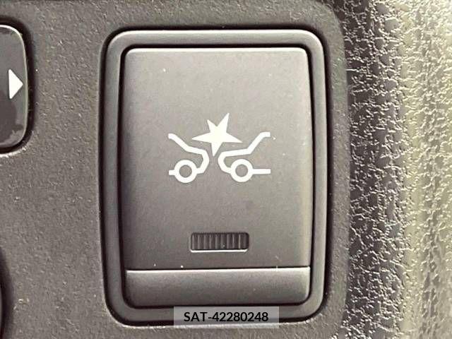 Nissan NOTE 2015-06 381223-4