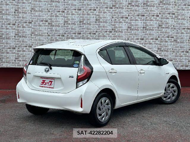 Toyota AQUA 2018-12 261683-2