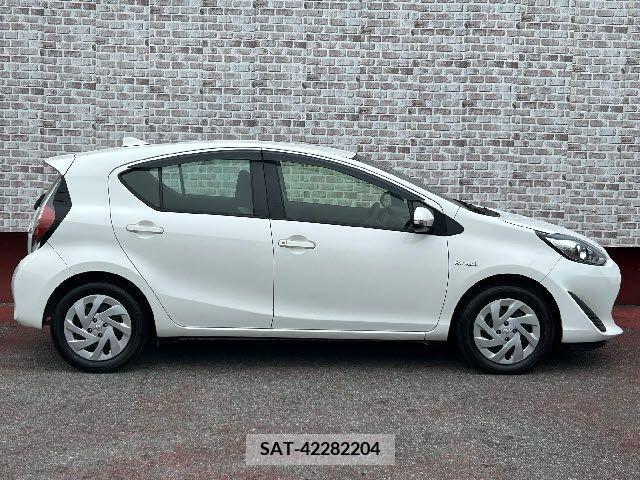 Toyota AQUA 2018-12 261683-16