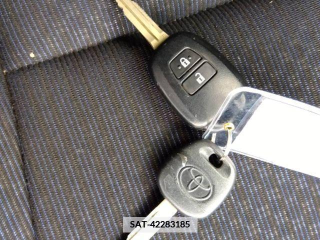Toyota PROBOX VAN 2019-06 379686-9