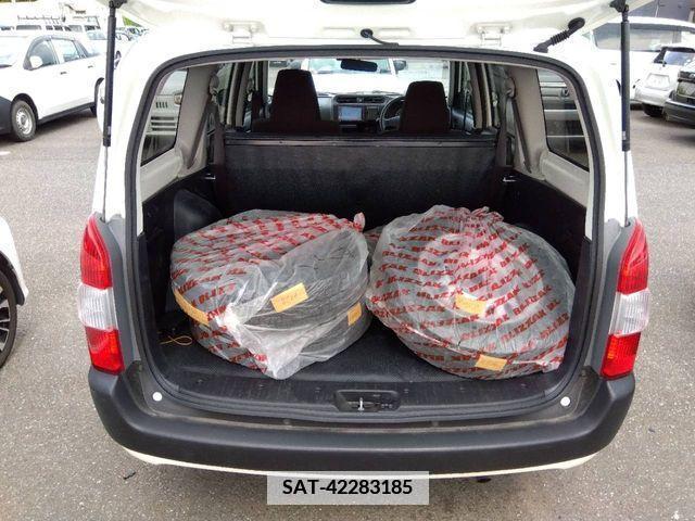 Toyota PROBOX VAN 2019-06 379686-2