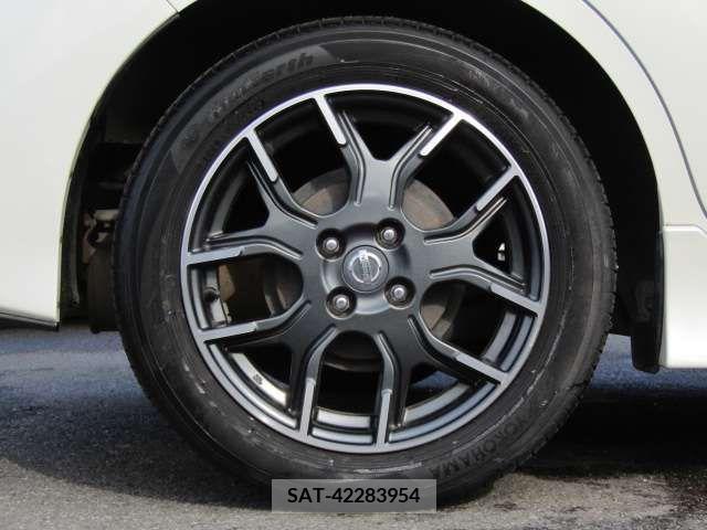 Nissan NOTE 2015-01 215968-9