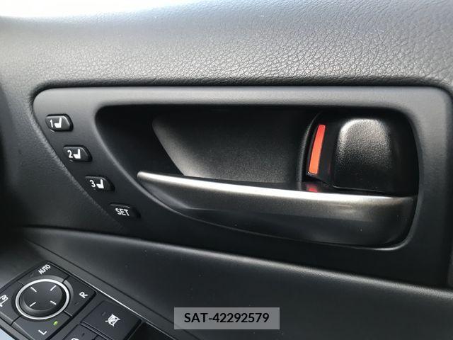 Lexus IS 2022-03 224754-23