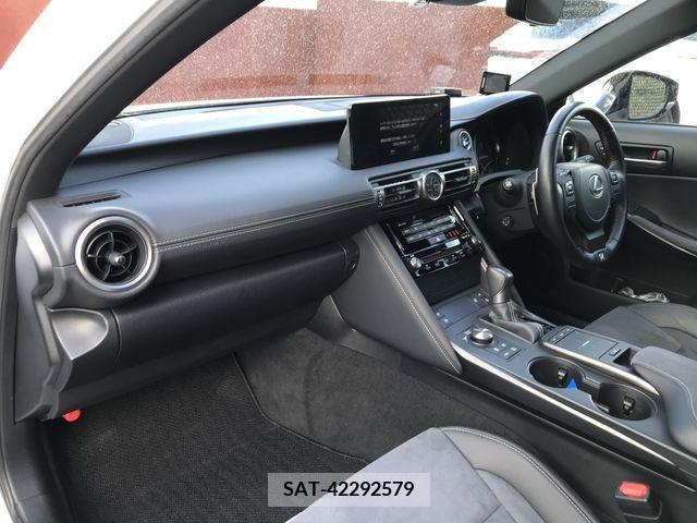 Lexus IS 2022-03 224754-25