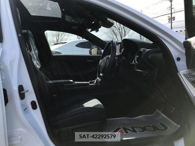 Lexus IS 2022-03 224754-10