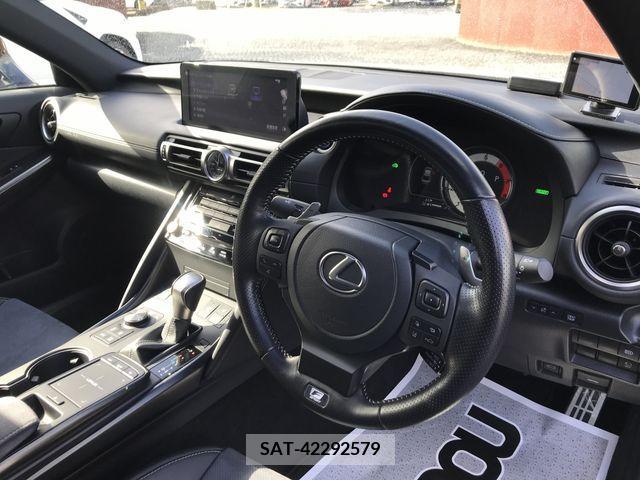 Lexus IS 2022-03 224754-11