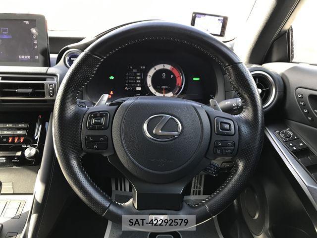 Lexus IS 2022-03 224754-13