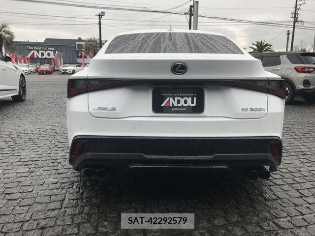 Lexus IS 2022-03 224754-6