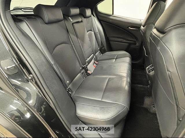 Lexus UX 2019-07 220514-5