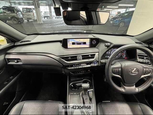 Lexus UX 2019-07 220514-1