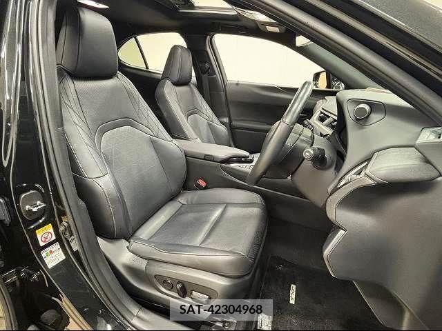 Lexus UX 2019-07 220514-4
