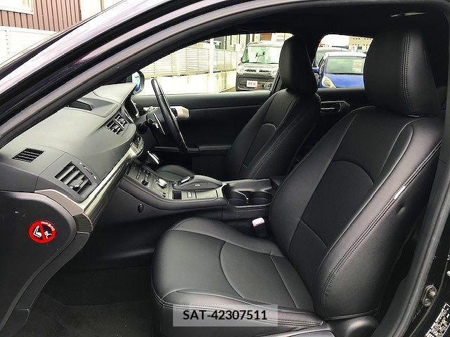 Lexus CT 2011-09 353911-12