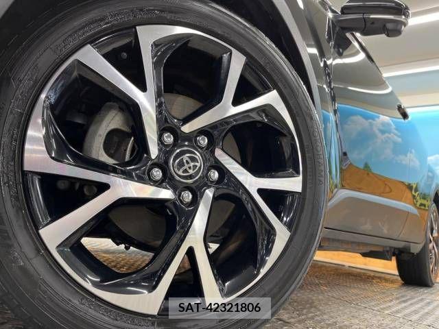 Toyota C-HR 2017-06 233226-13