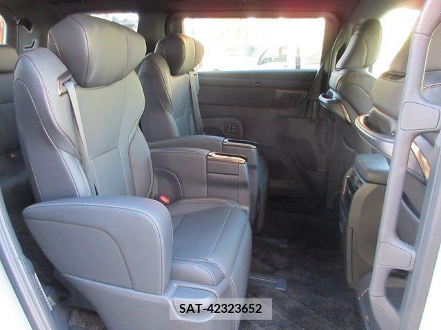 Toyota ALPHARD 2023-08 221409-11