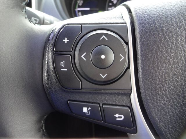 Toyota VOXY HYBRID 2019-08 189416-18