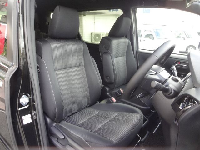 Toyota VOXY HYBRID 2019-08 189416-5