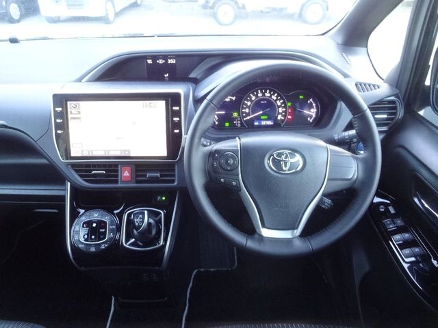 Toyota VOXY HYBRID 2019-08 189416-12